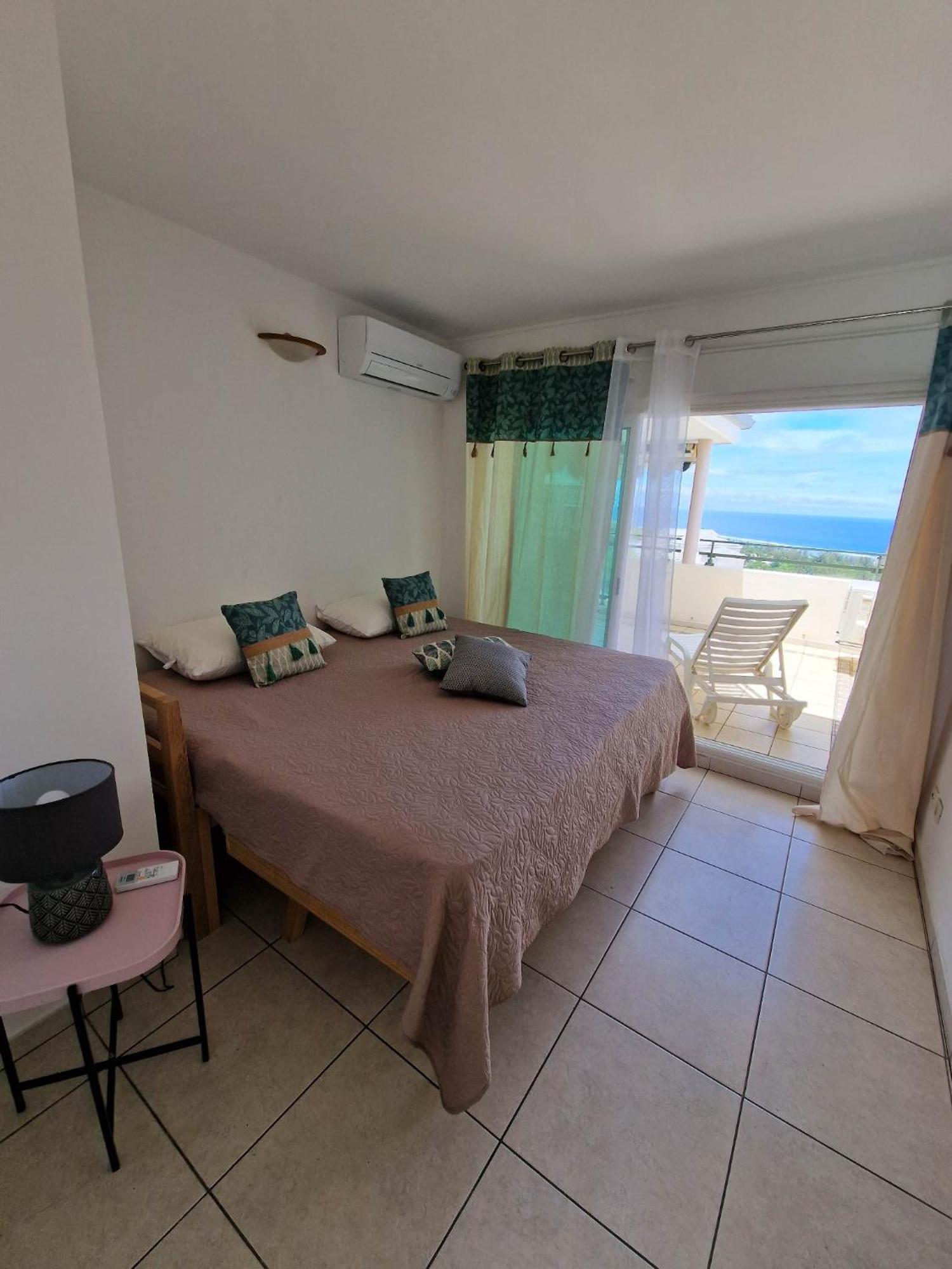 Appartement Villa Sur Le Toit, Vue Mer Saint-Gilles-les Bains Exterior foto