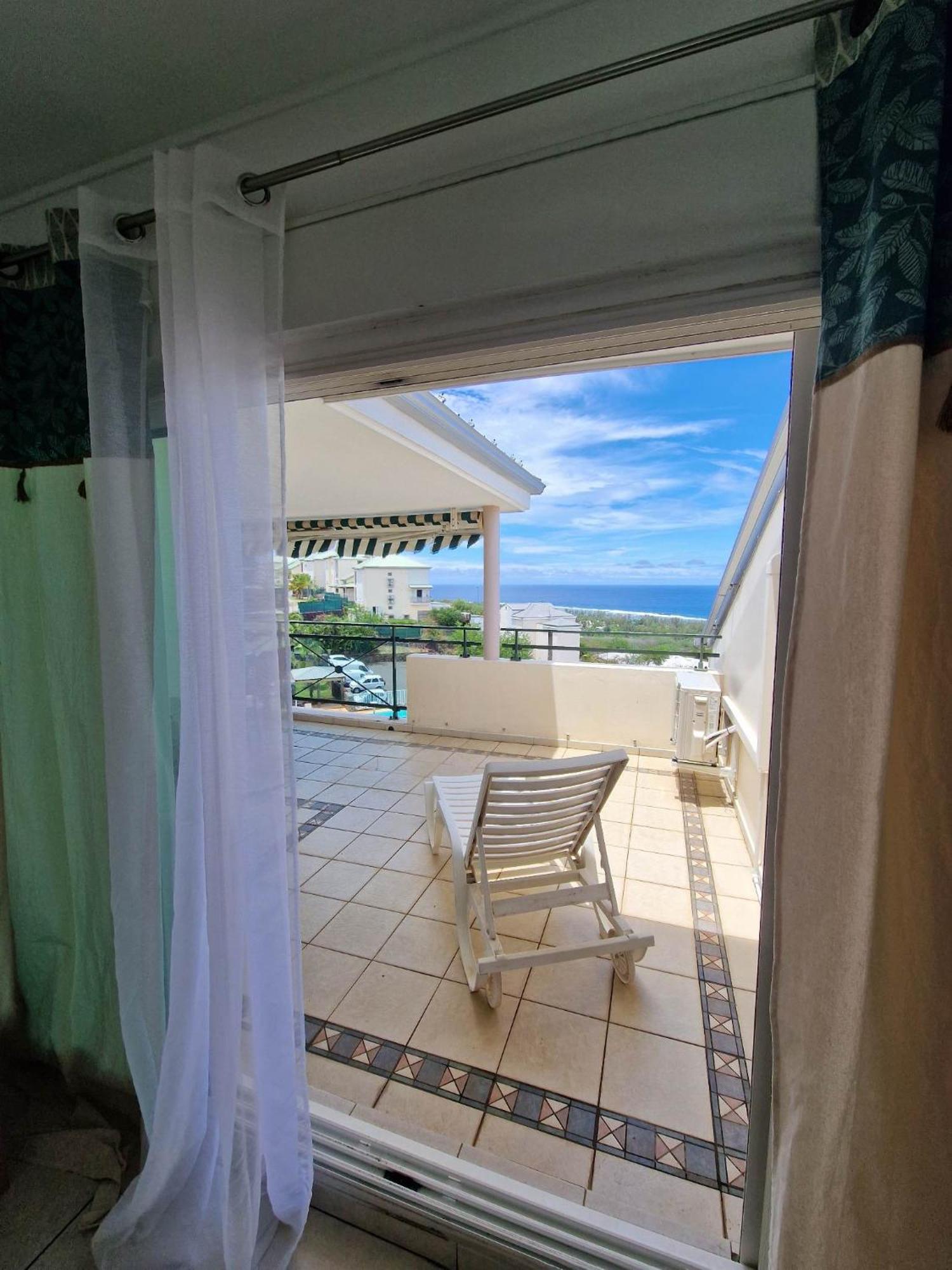 Appartement Villa Sur Le Toit, Vue Mer Saint-Gilles-les Bains Exterior foto